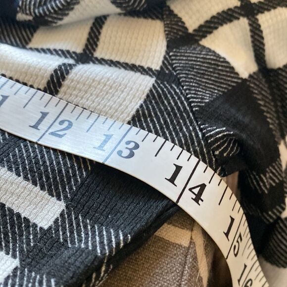 Girls/Petite L/S Plaid Crew Neck Dress - Picture 10 of 11